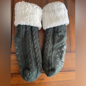 Huggies slipper socks sz 7-9